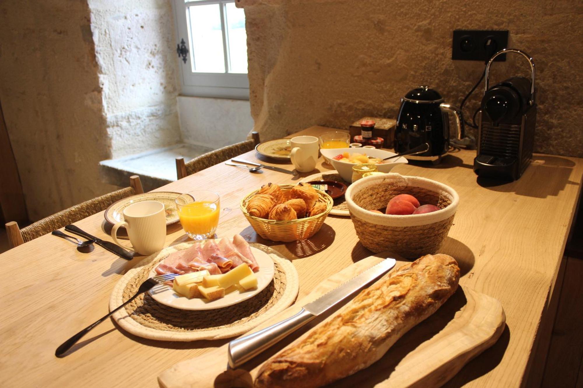 Chateauneuf Suites Luaran gambar