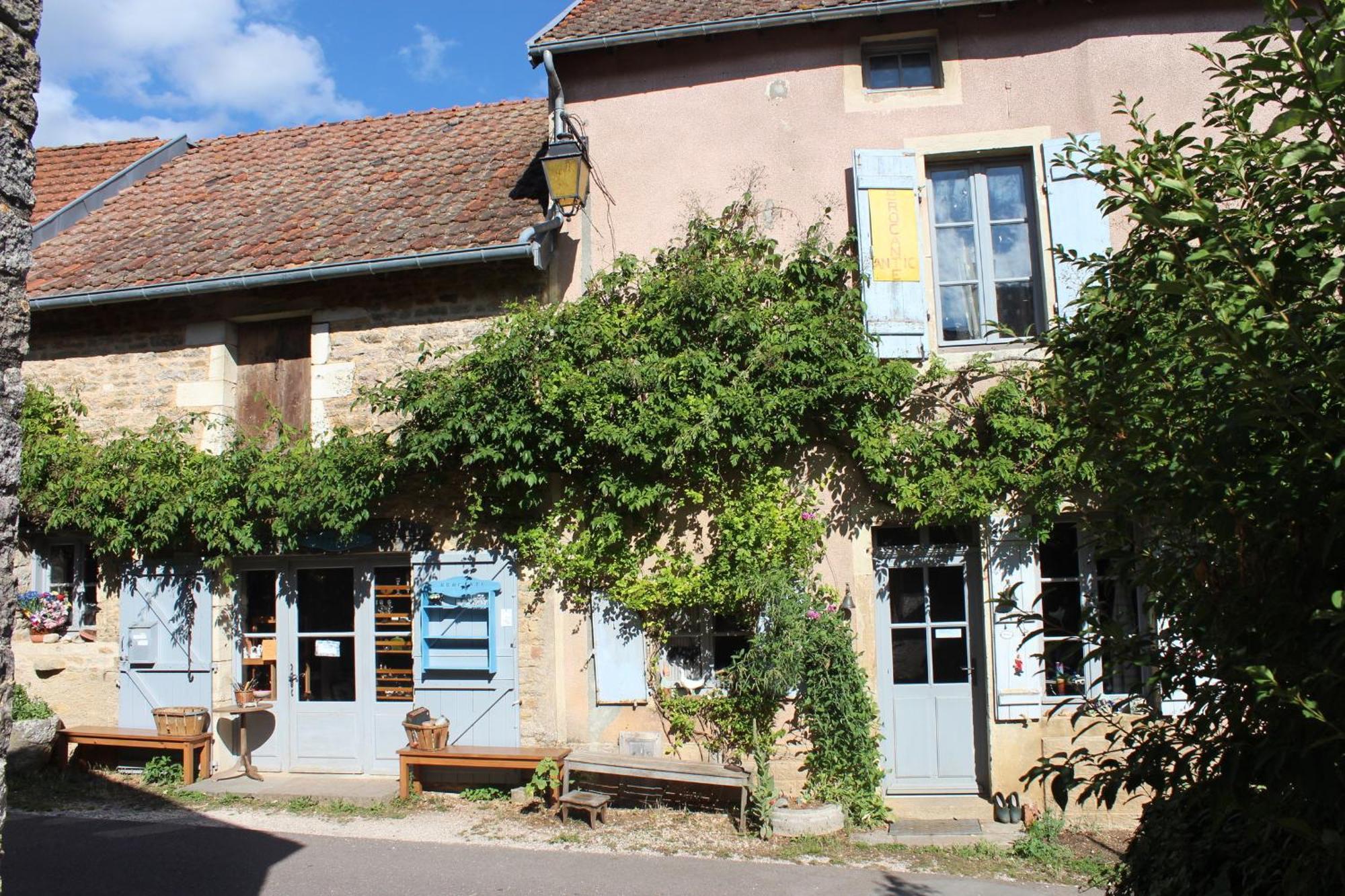 Chateauneuf Suites Luaran gambar