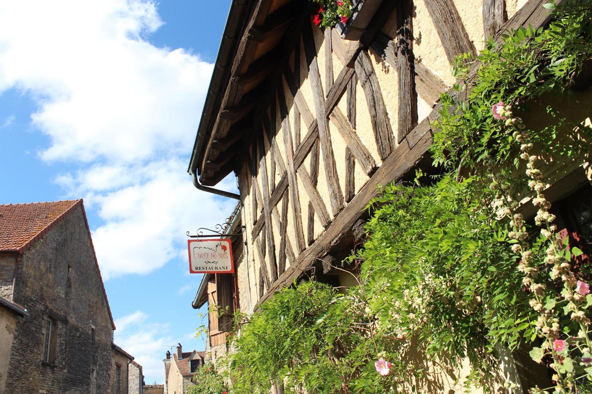 Chateauneuf Suites Luaran gambar