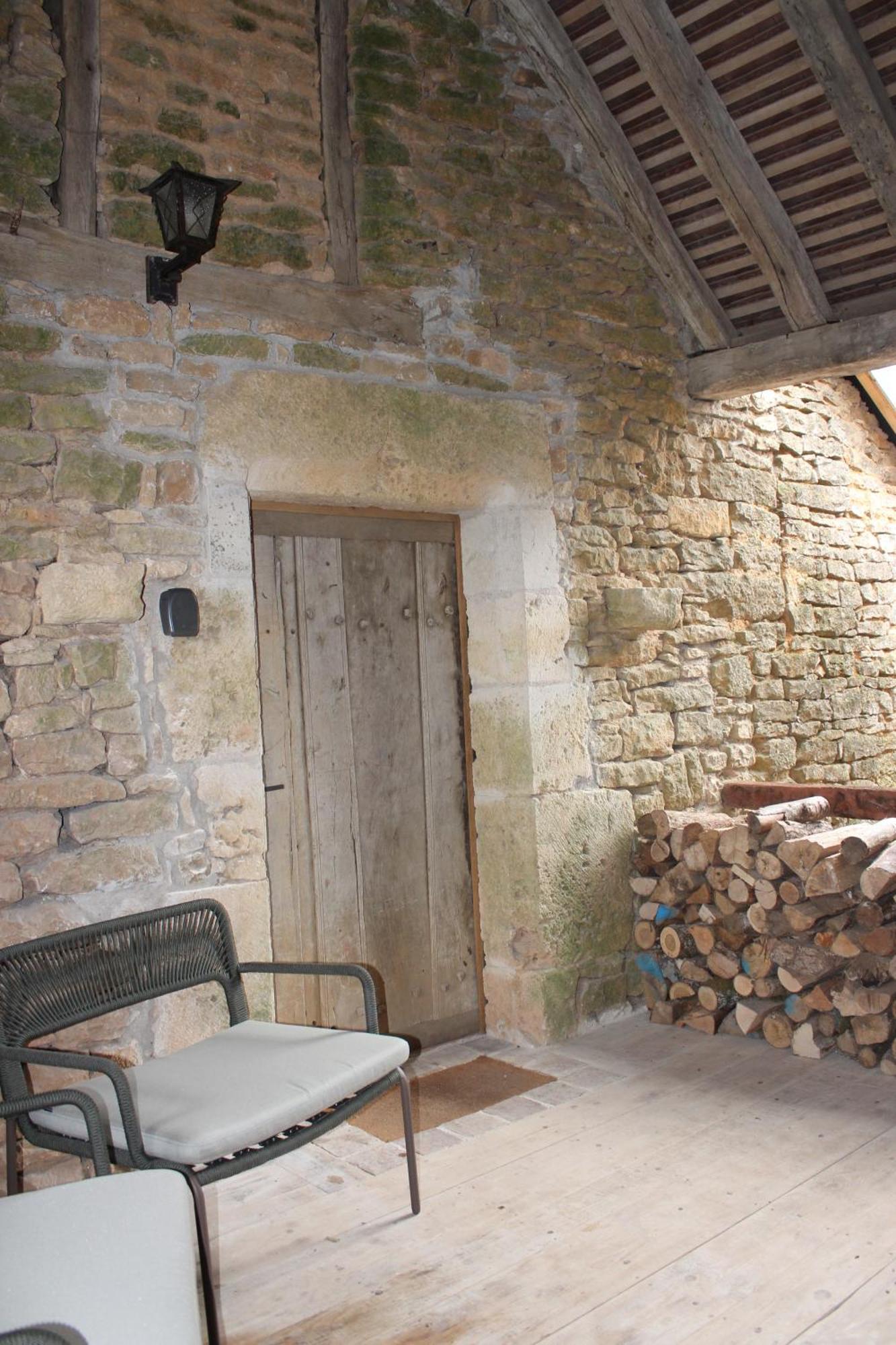 Chateauneuf Suites Luaran gambar