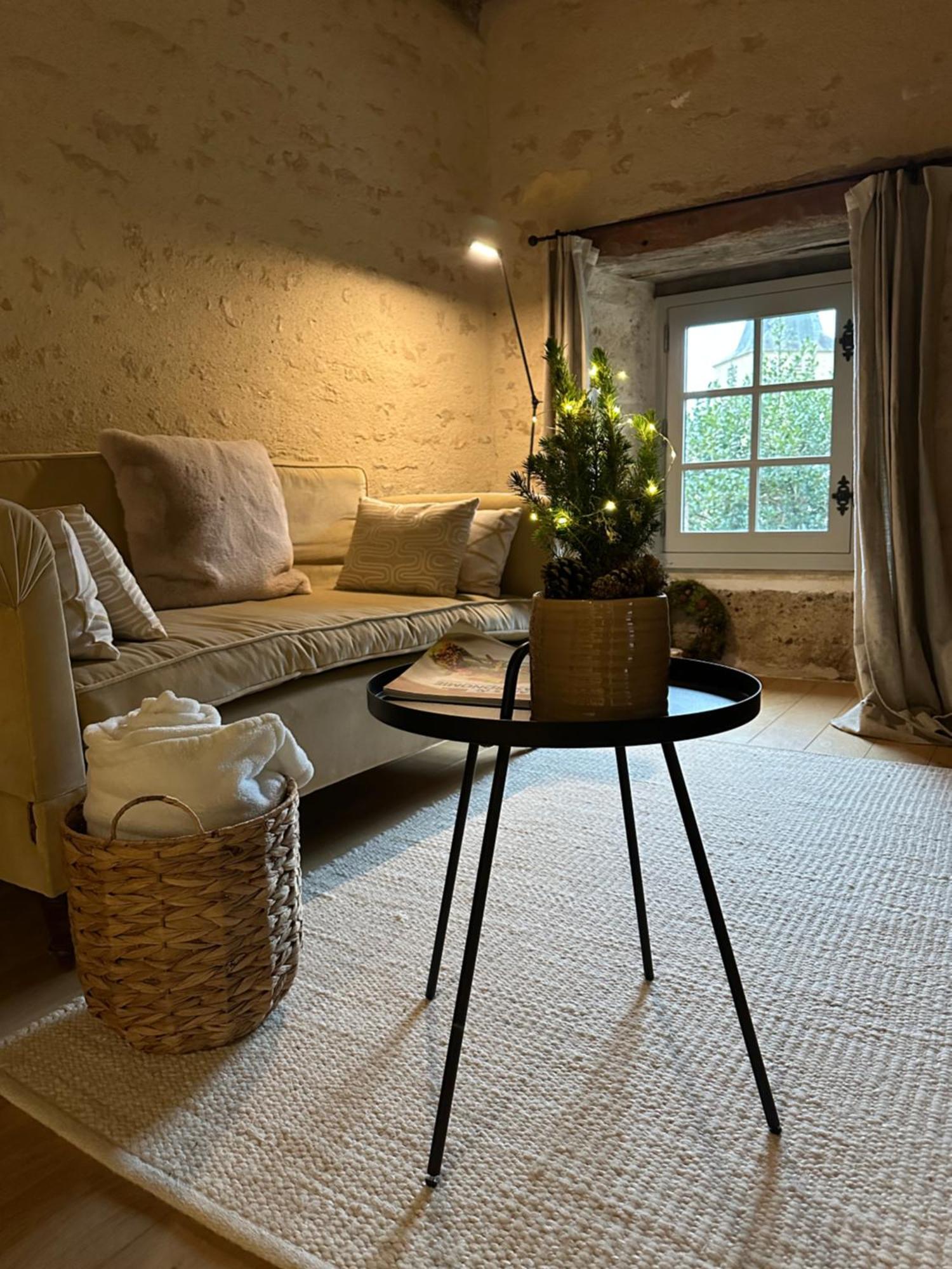 Chateauneuf Suites Luaran gambar